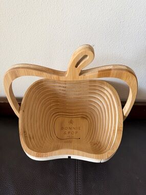 Bonnie & Pop NY Apple Shaped Collapsable Wooden Basket, Trivet or Cutting Board